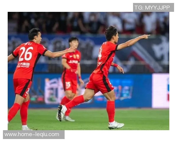 中超激战山东鲁能迎战广州恒大争夺冠军荣耀之战 中超激战山东鲁能迎战广州恒大争夺冠军荣耀之战