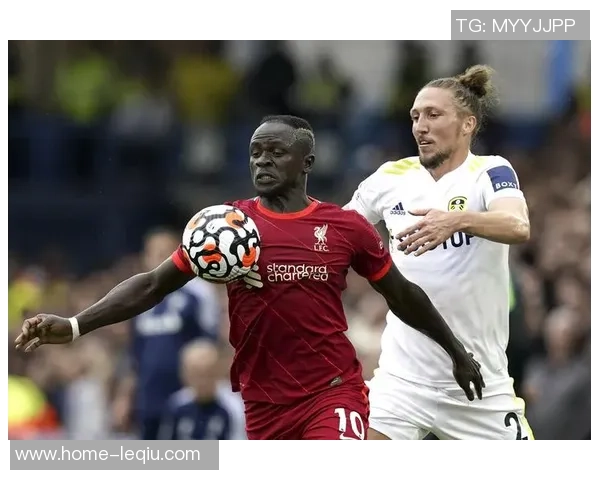 利物浦与利兹联精彩对决录像回放全程分析与精彩瞬间回顾 利物浦与利兹联精彩对决录像回放全程分析与精彩瞬间回顾