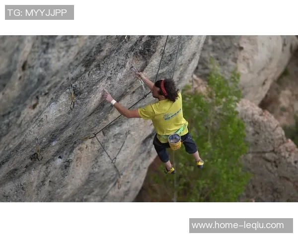 成都攀岩队战术探讨与训练策略的深度分析与分享 成都攀岩队战术探讨与训练策略的深度分析与分享